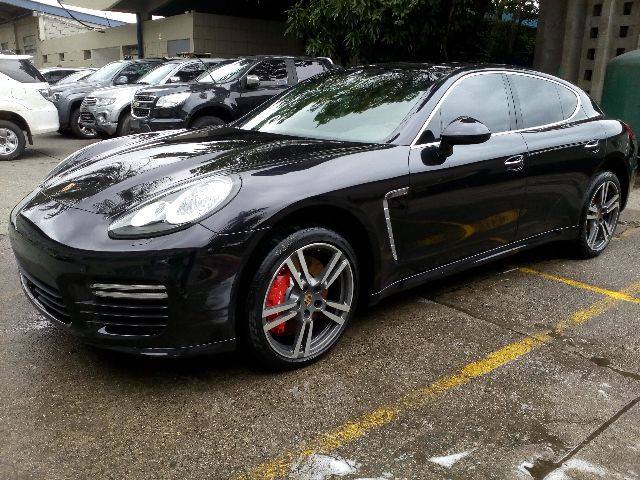 LOTE 014 PORSHE PANAMERA 4.8 Turbo 4WD 2010